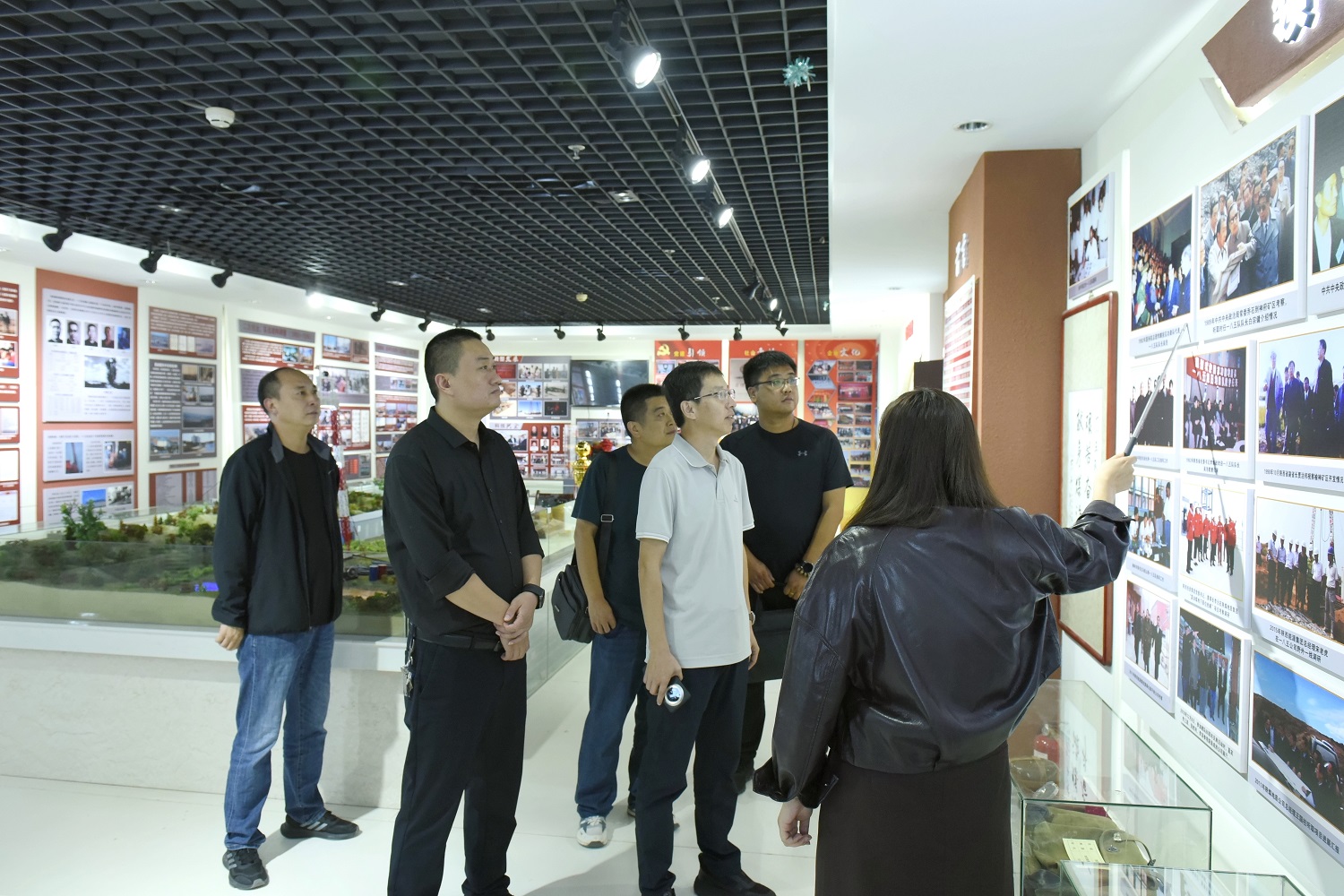 ec92d73a928572b2faf2c5d48a099bd0.jpg