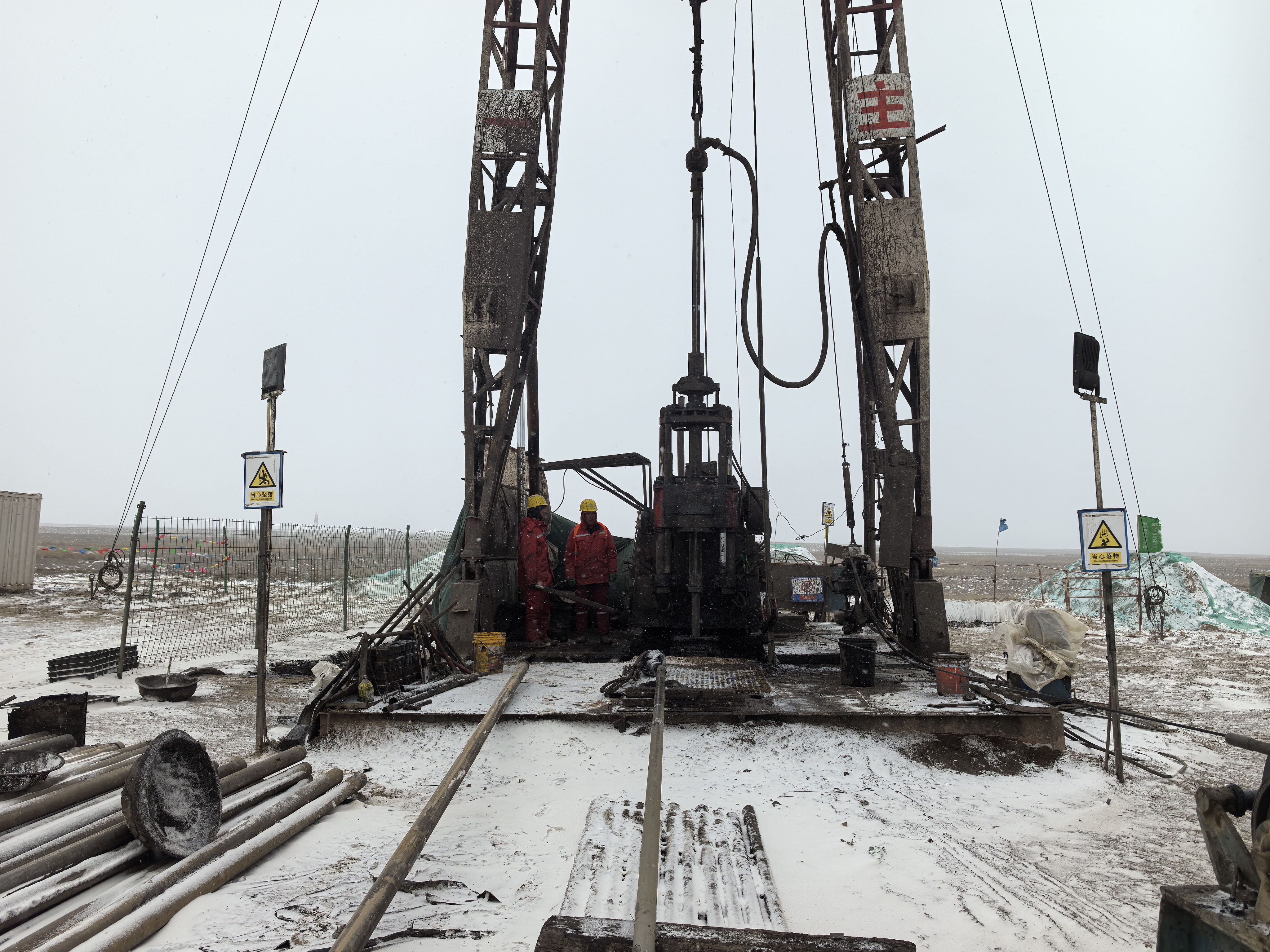 风雪砺初心 实干显担当 --记一八五公司226机组战风斗雪保进度的勘探坚守 (2).jpg