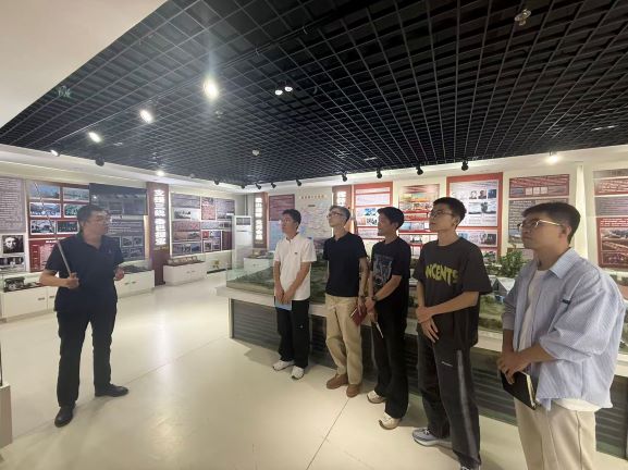 021788316058687995.jpeg 公司开展2026年新员工入职专题教育培训2.jpg